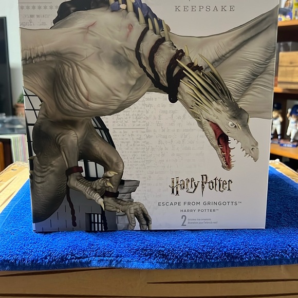 Hallmark Escape from Gringotts Exclusive Harry Potter Keepsake Ornament w/COA - Picture 1 of 2